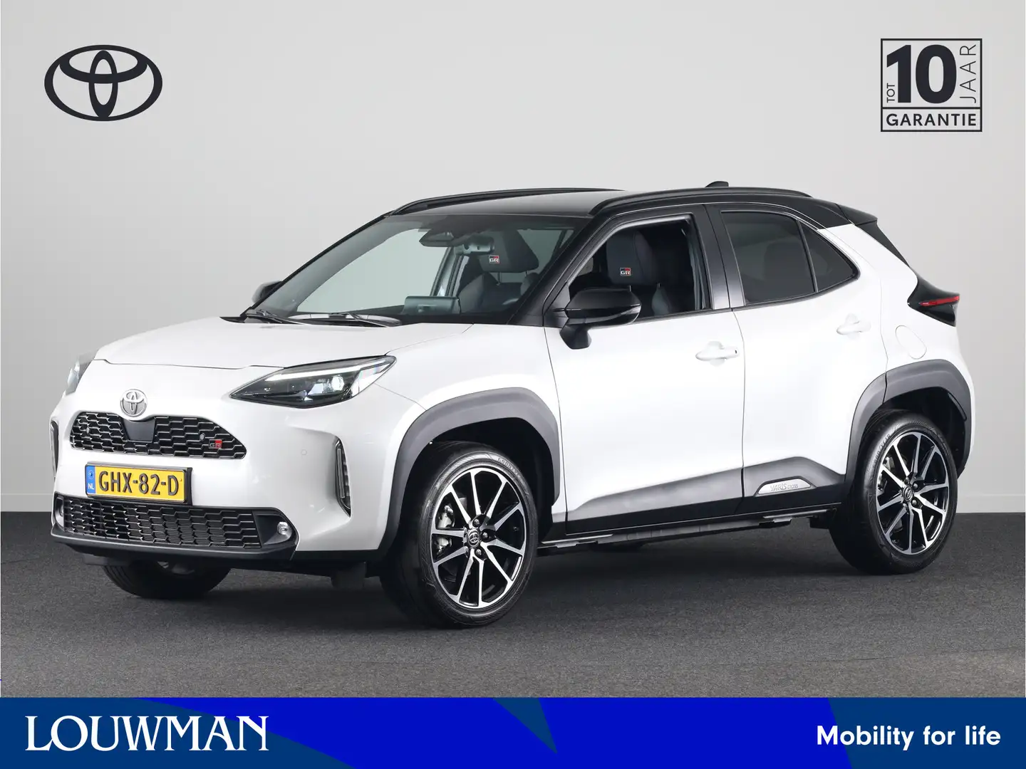 Toyota Yaris Cross 1.5 Hybrid 130 GR-Sport *DEMO* | Glazen Panoramada Wit - 1