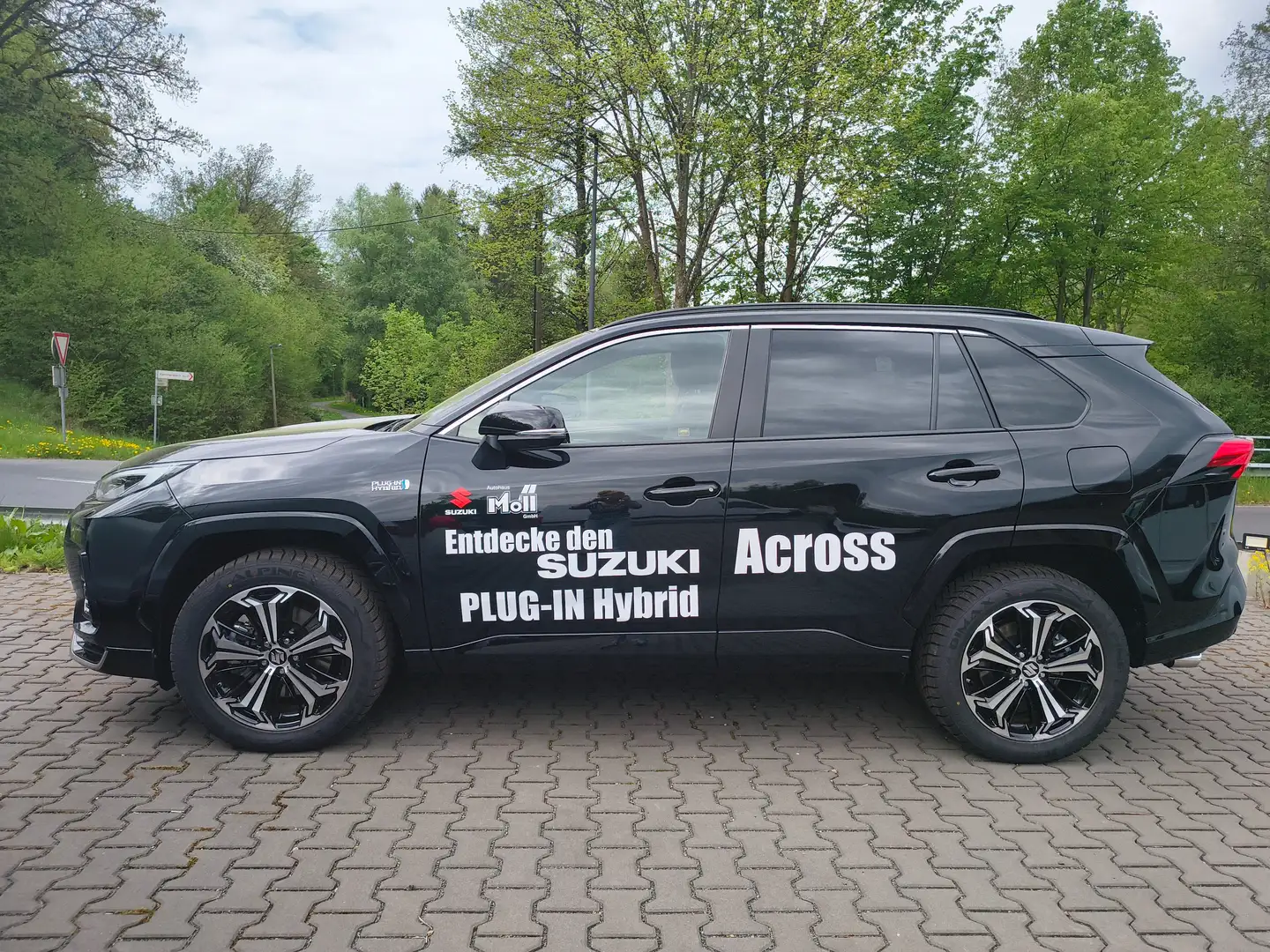 Suzuki Across 2.5 Plug-In Hybrid Comfort+ E-Four Noir - 1
