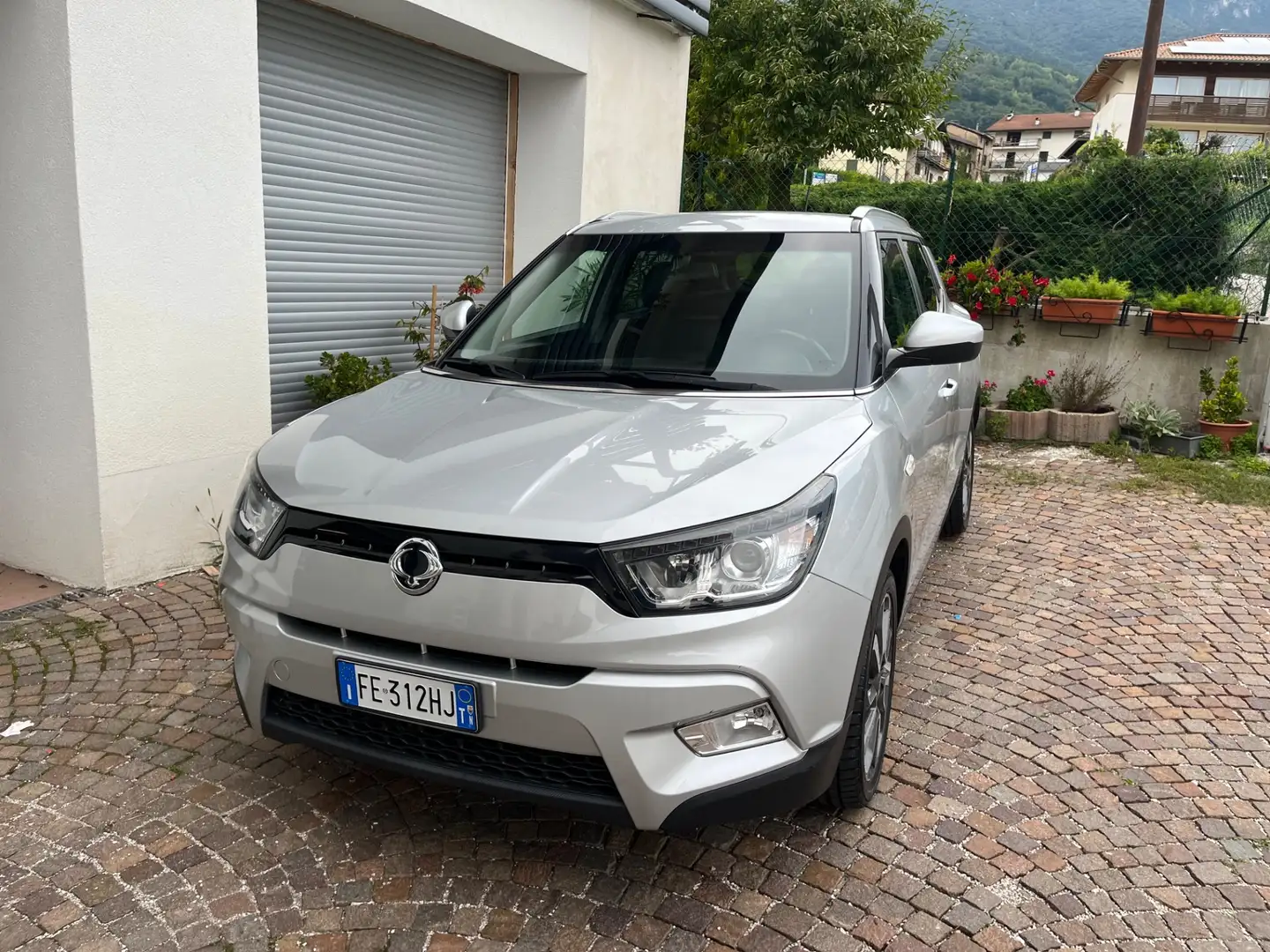 SsangYong Tivoli Tivoli 1.6d 2WD Go Argento - 2