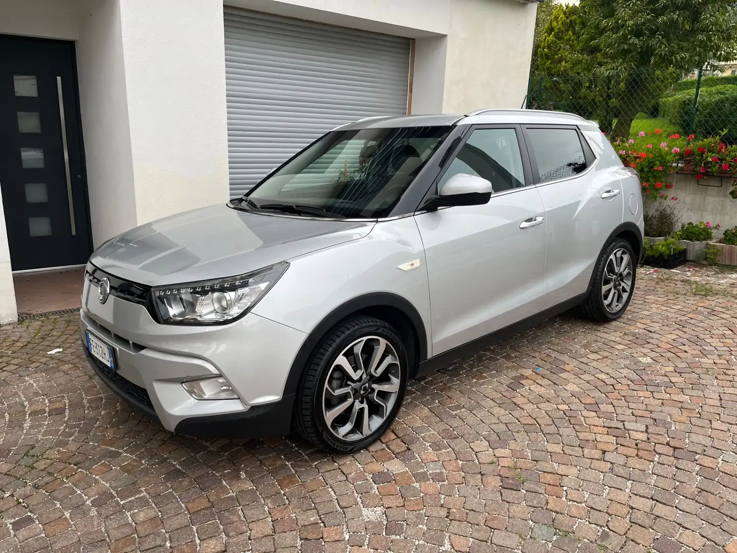 SsangYong Tivoli Tivoli 1.6d 2WD Go Argento - 1