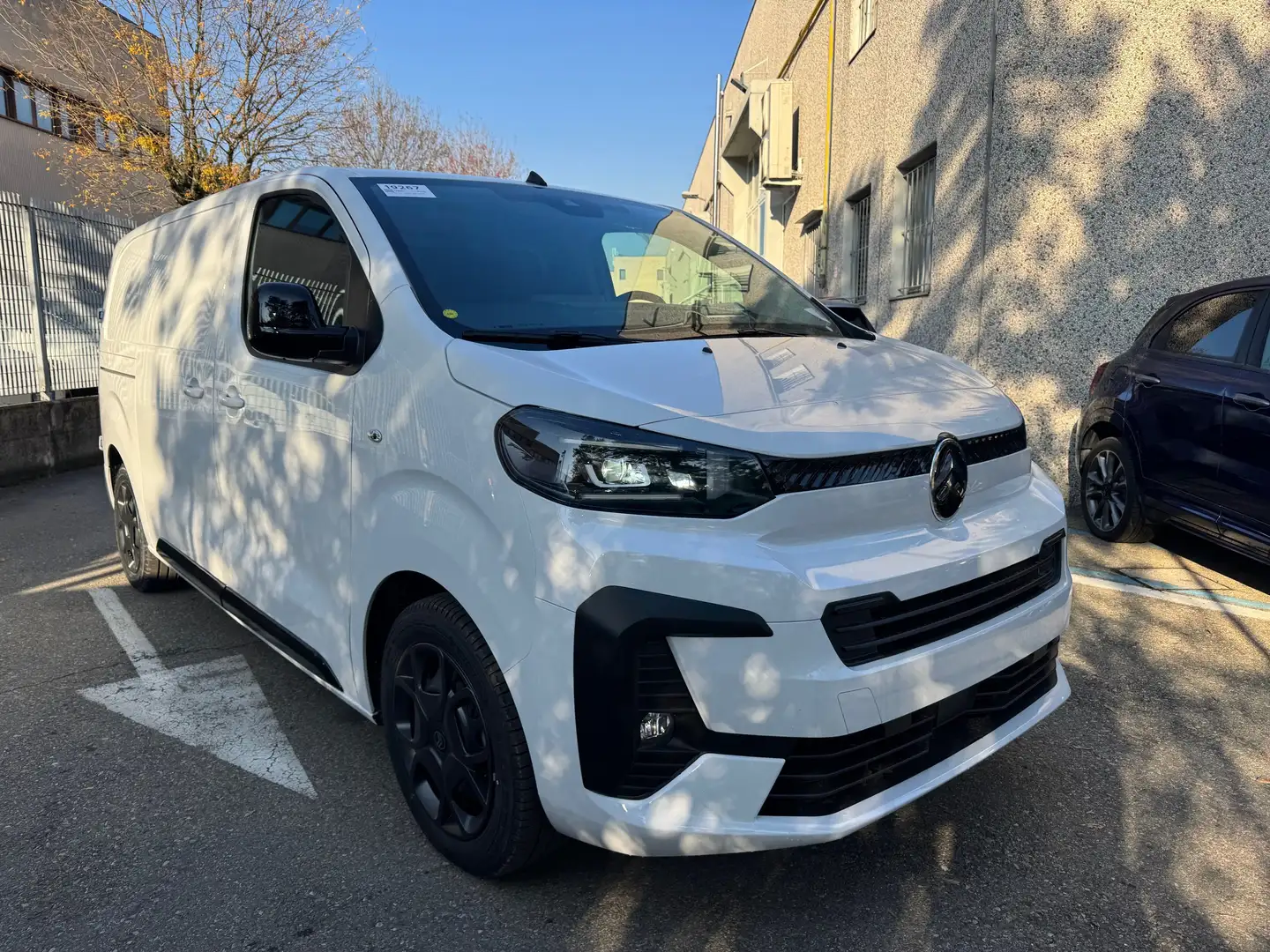 Citroen JUMPY 2.0 BlueHDi 180CV EAT8 PL-TN Furgone M KM.0 Wit - 2