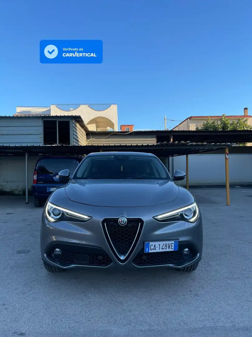 Alfa Romeo Stelvio Stelvio 2.2 t Business Q4 190cv auto Grigio - 1