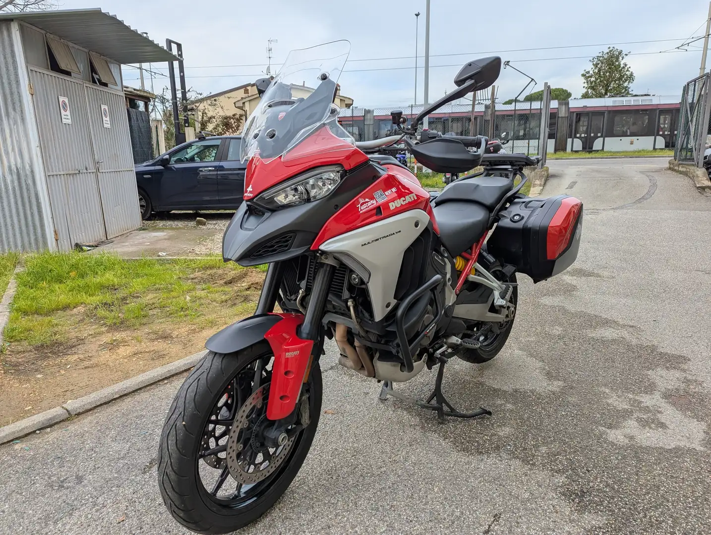 Ducati Multistrada V4 Piros - 1