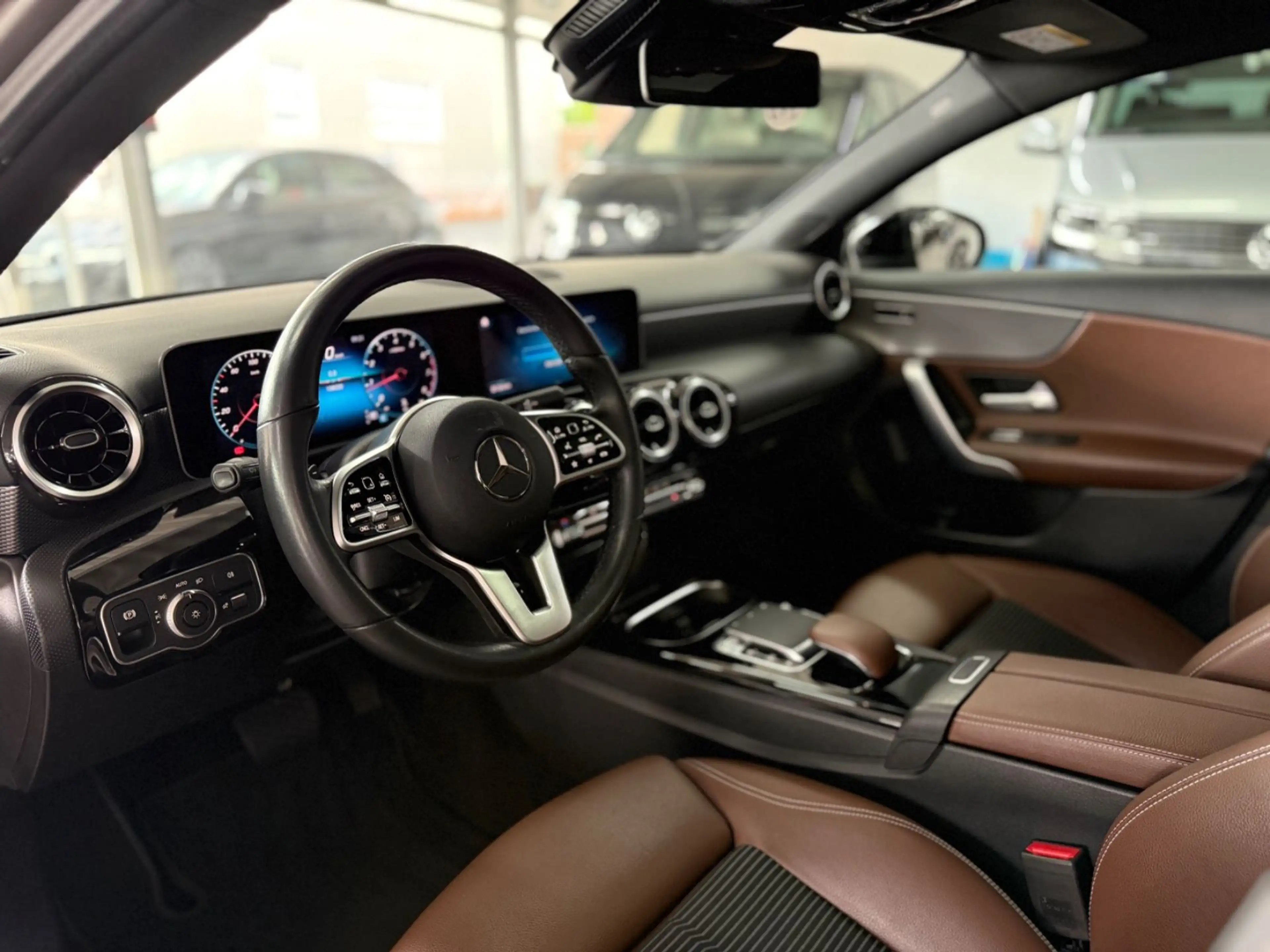 Mercedes-Benz A 200 Limousine Progressive Pano+LED+PARK+19Zoll — photo 14