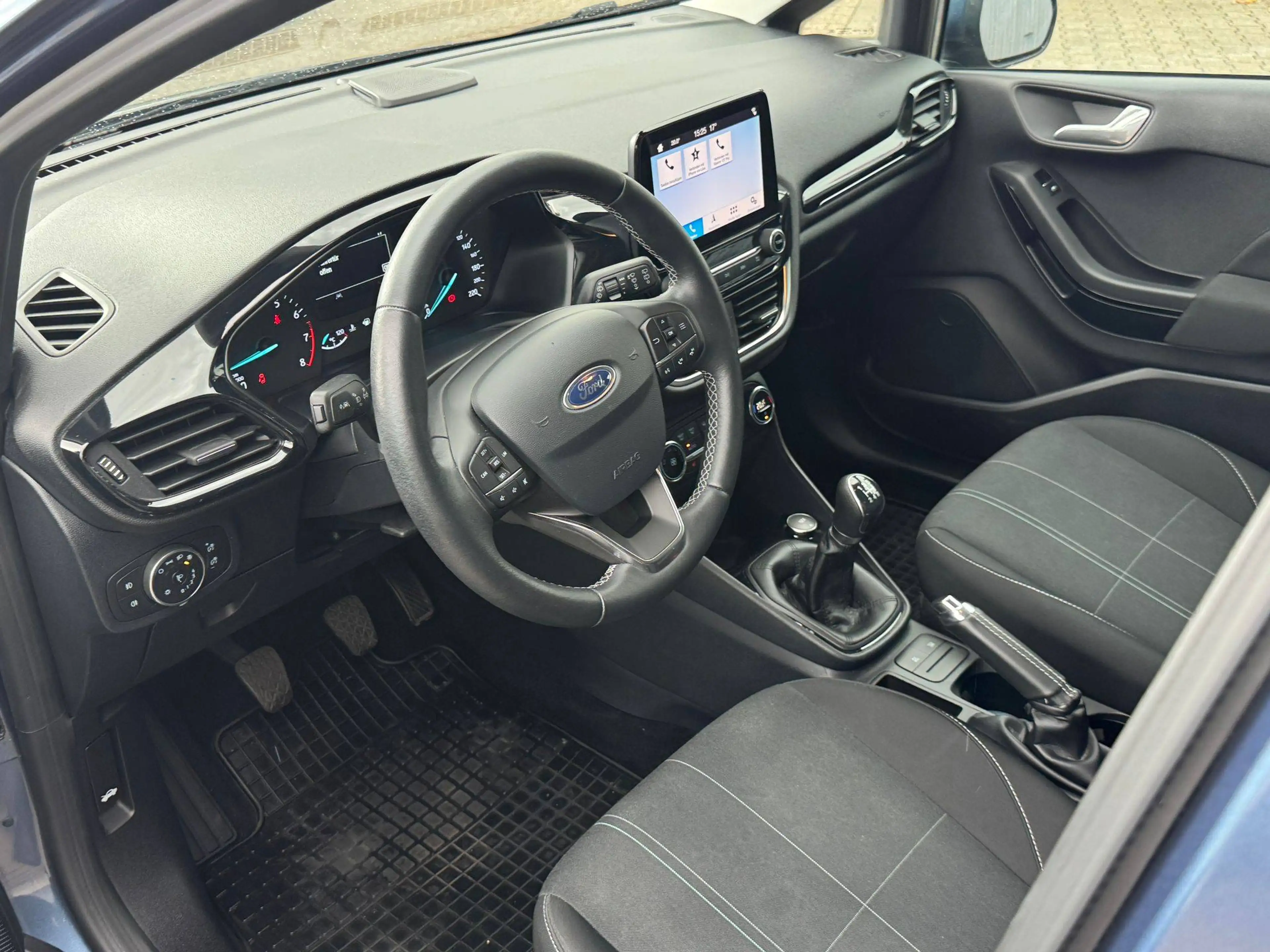 Ford Fiesta Cool — photo 9