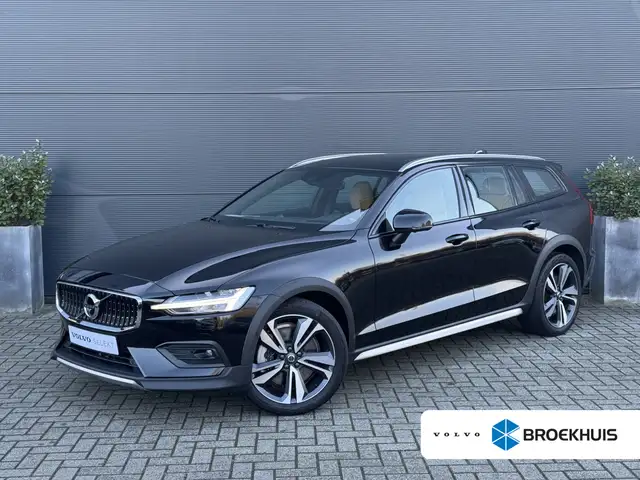 Volvo V60 Cross Country 2.0 B5 AWD Pro | Bowers&Wilkins | HUD | Massage |
