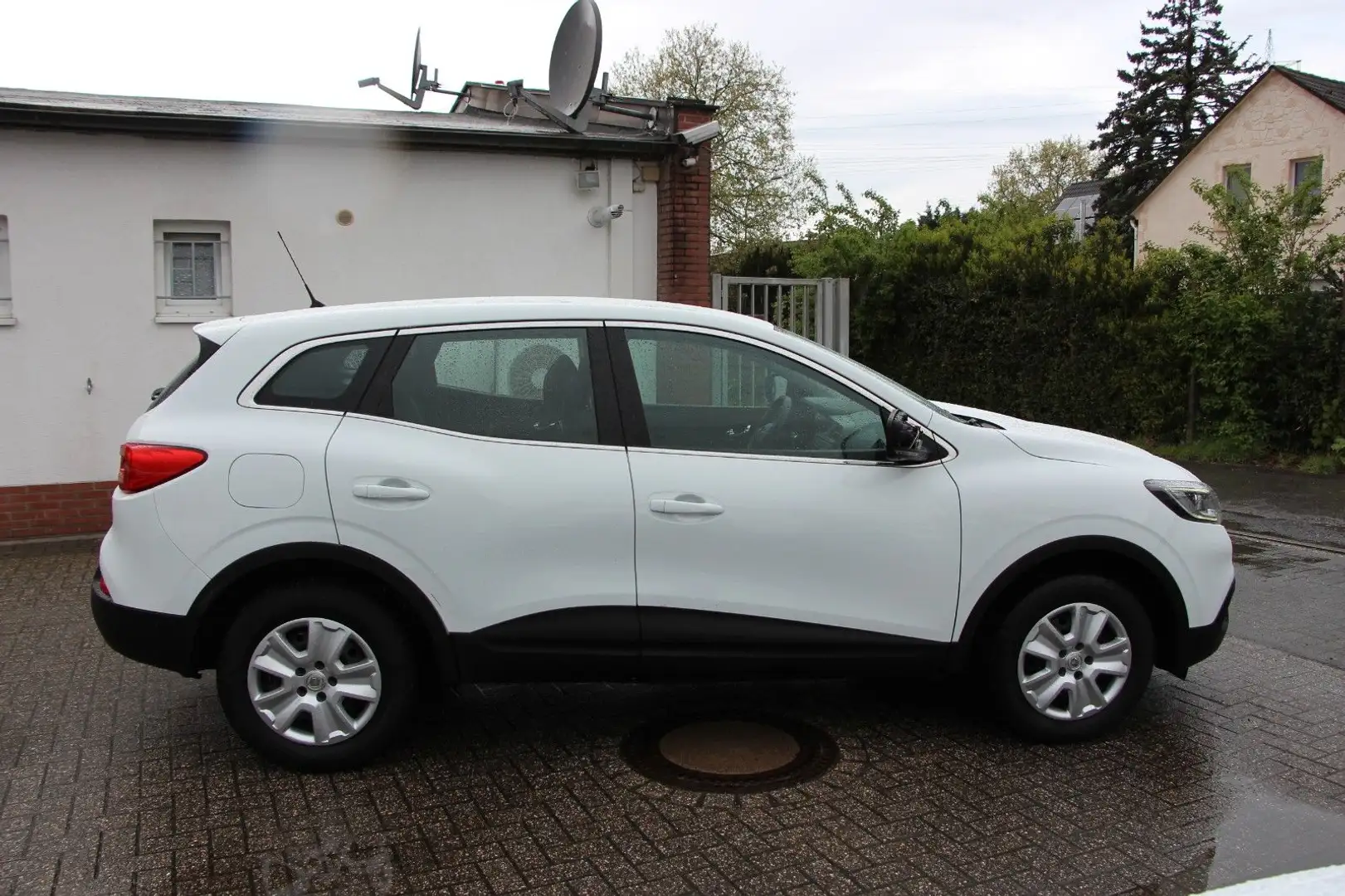 Renault Kadjar 1.3 TCe 140 Life / 80203 Weiß - 2