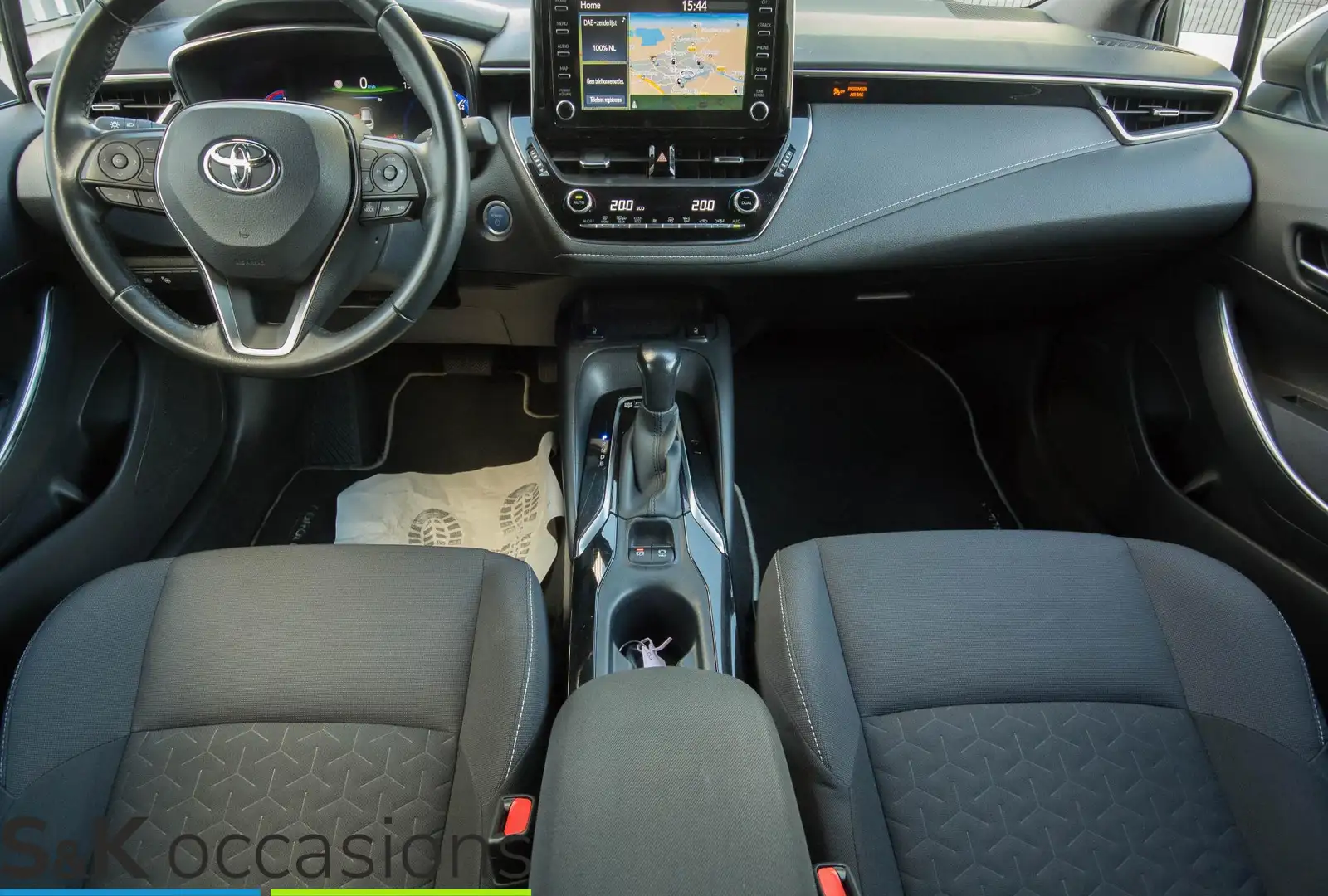 Toyota Corolla Touring Sports 1.8 Hybrid Comfort Grijs - 2