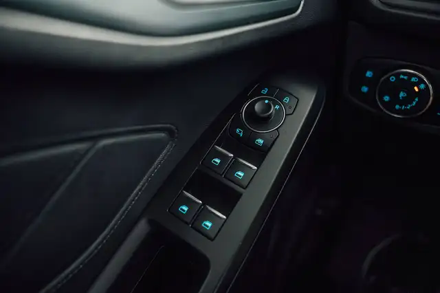 Ford Focus view 14