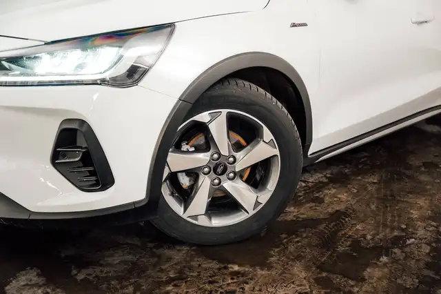 Ford Focus view 6