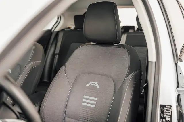 Ford Focus view 12