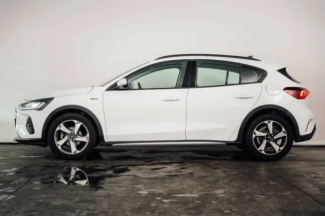 Ford Focus view 2