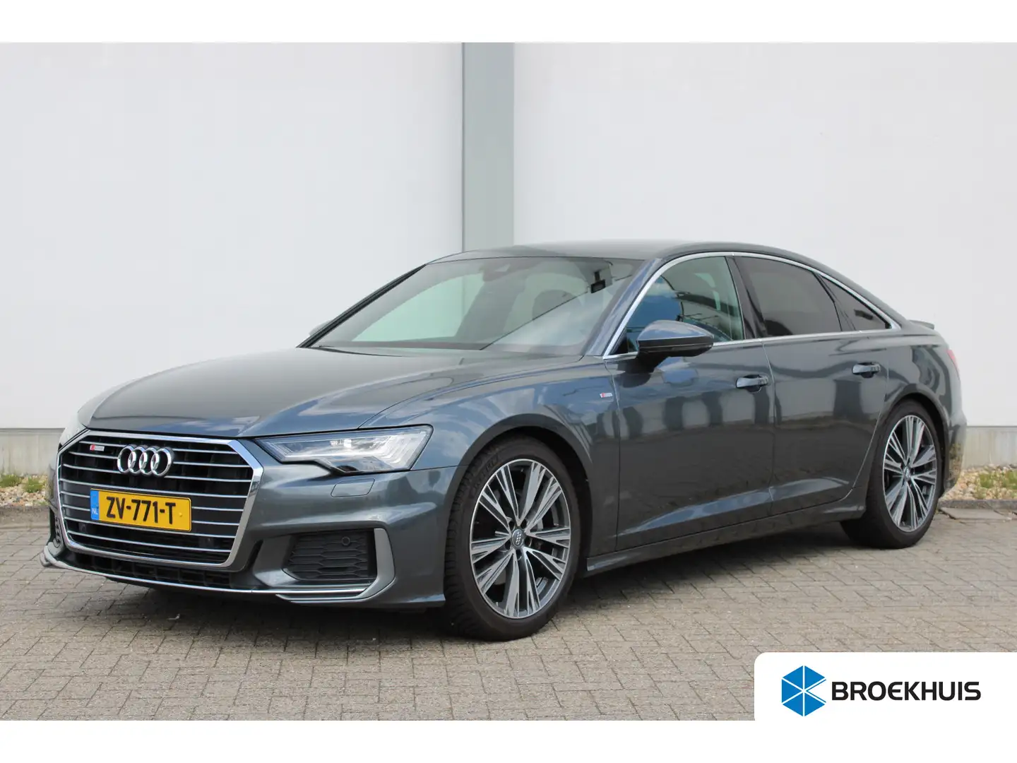 Audi A6 Limousine 45 TFSI S edition / Navigatie  Alcantara Grijs - 1