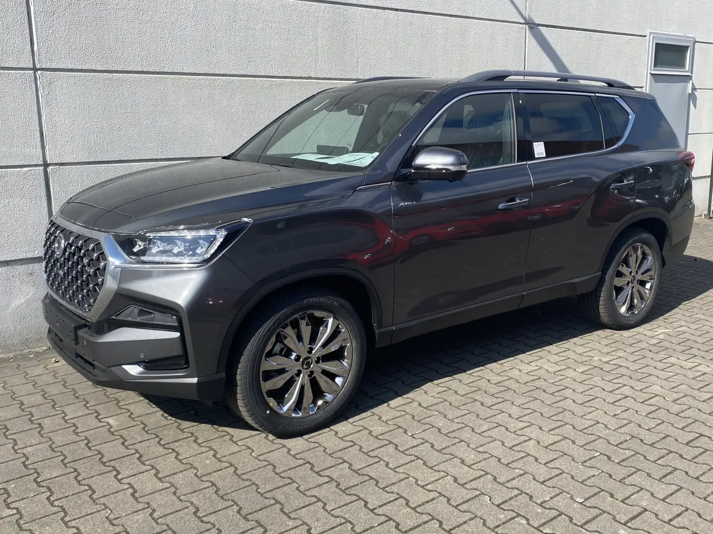KGM Rexton Rexton 2,2 E-XDI 4WD 8AT MY25  Lux 3.5t AHL GSD AC Gris - 2