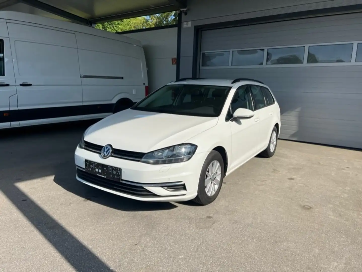 Volkswagen Golf Variant Golf Variant 1,6 TDI KLIMAAUTO/PARKTR./ACC Weiß - 2