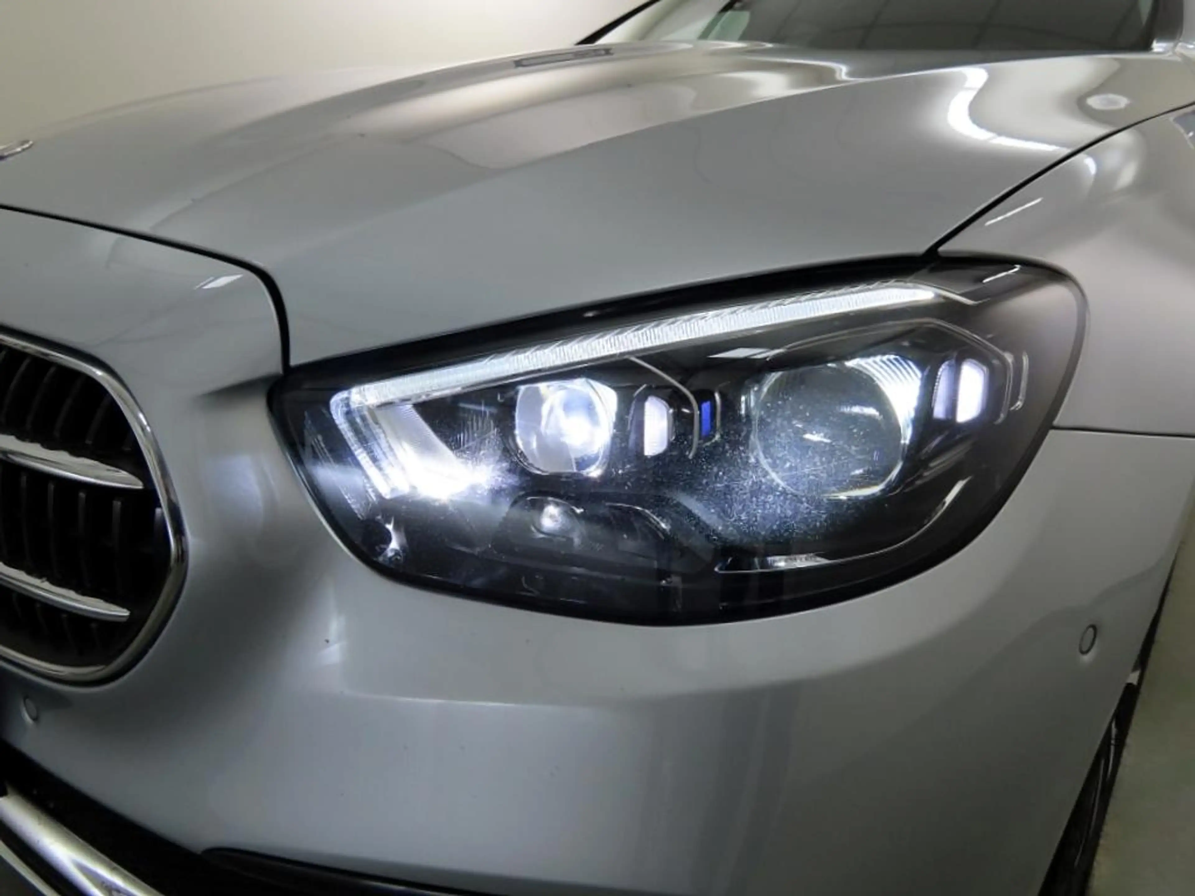 Mercedes-Benz E 300 e T-Modell PHEV Avantgarde LED+ParkPak — photo 40