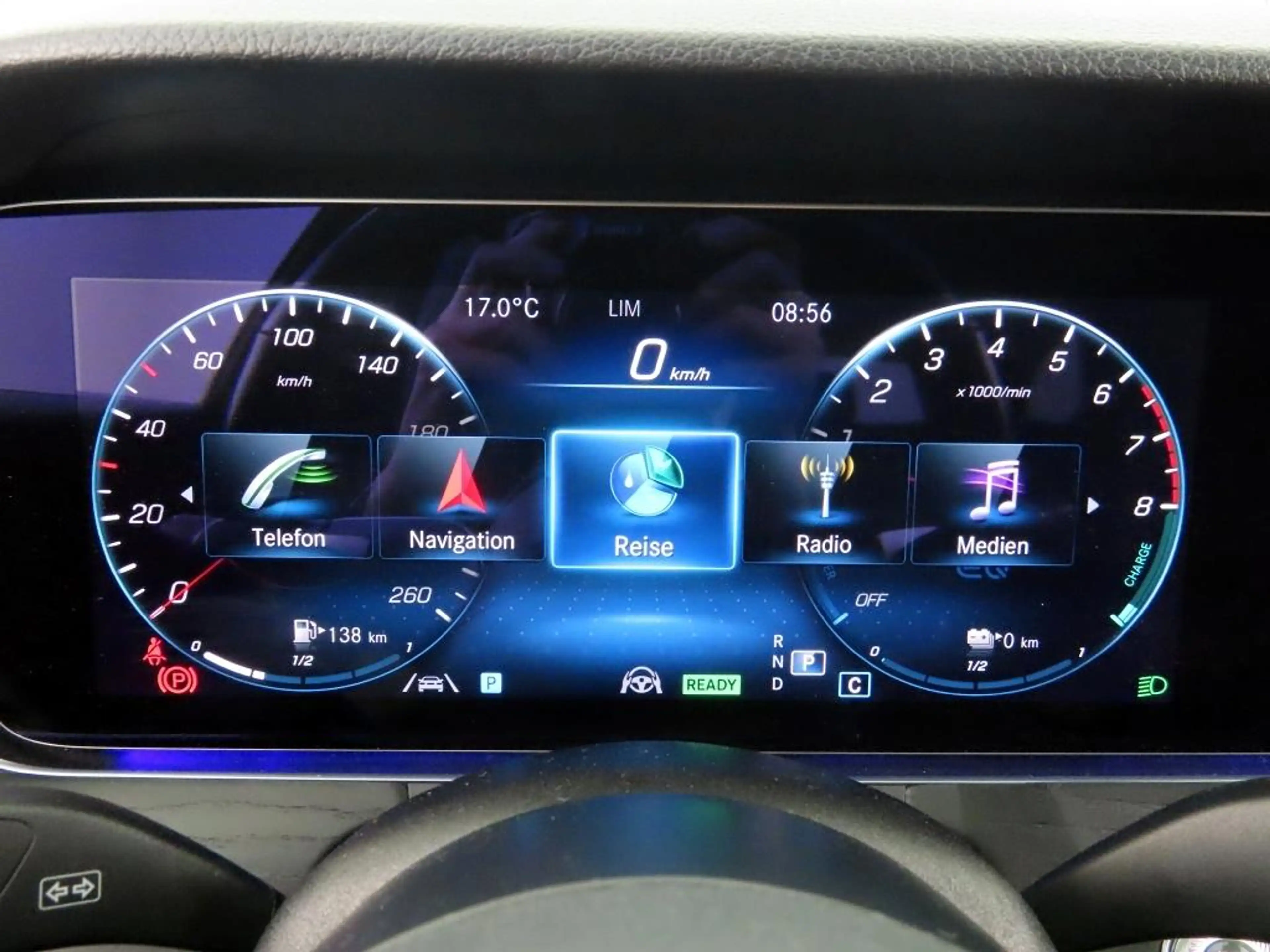 Mercedes-Benz E 300 e T-Modell PHEV Avantgarde LED+ParkPak — photo 37