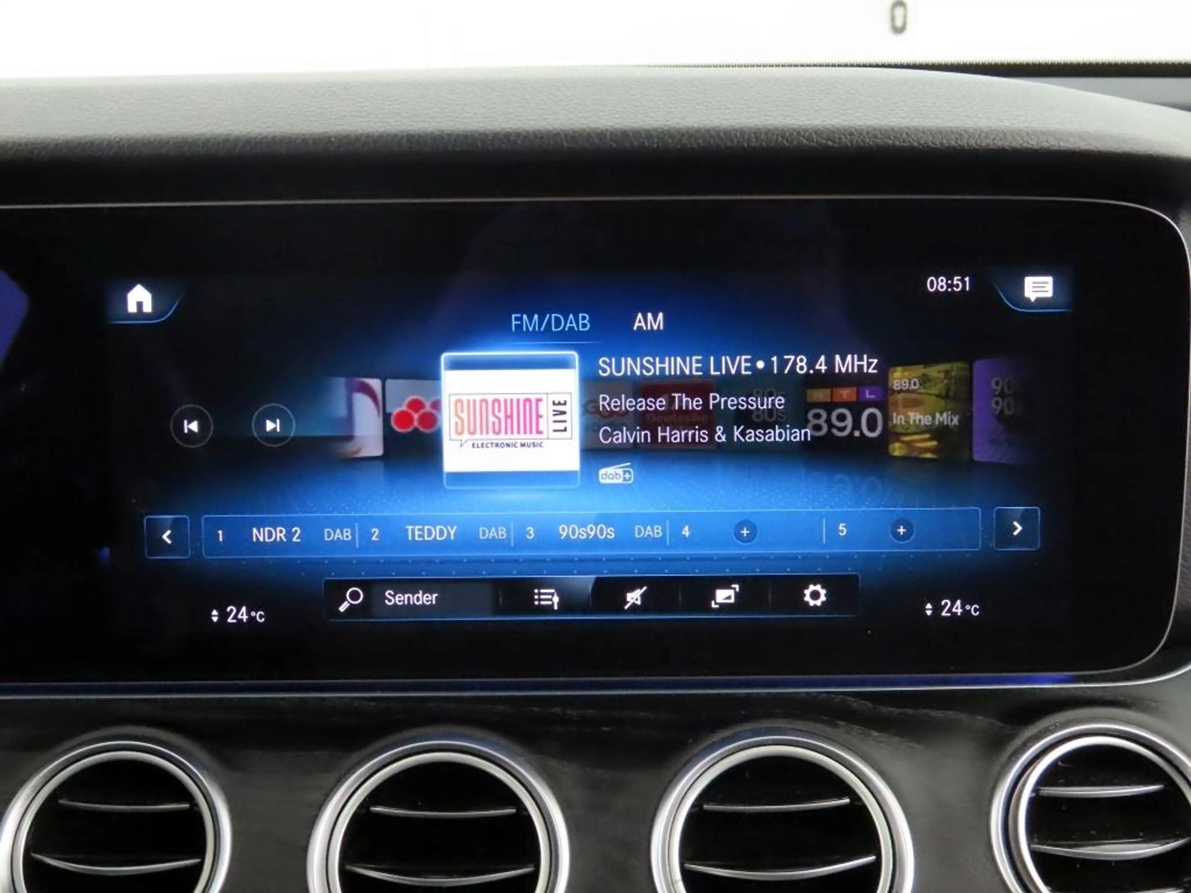 Mercedes-Benz E 300 e T-Modell PHEV Avantgarde LED+ParkPak — photo 31