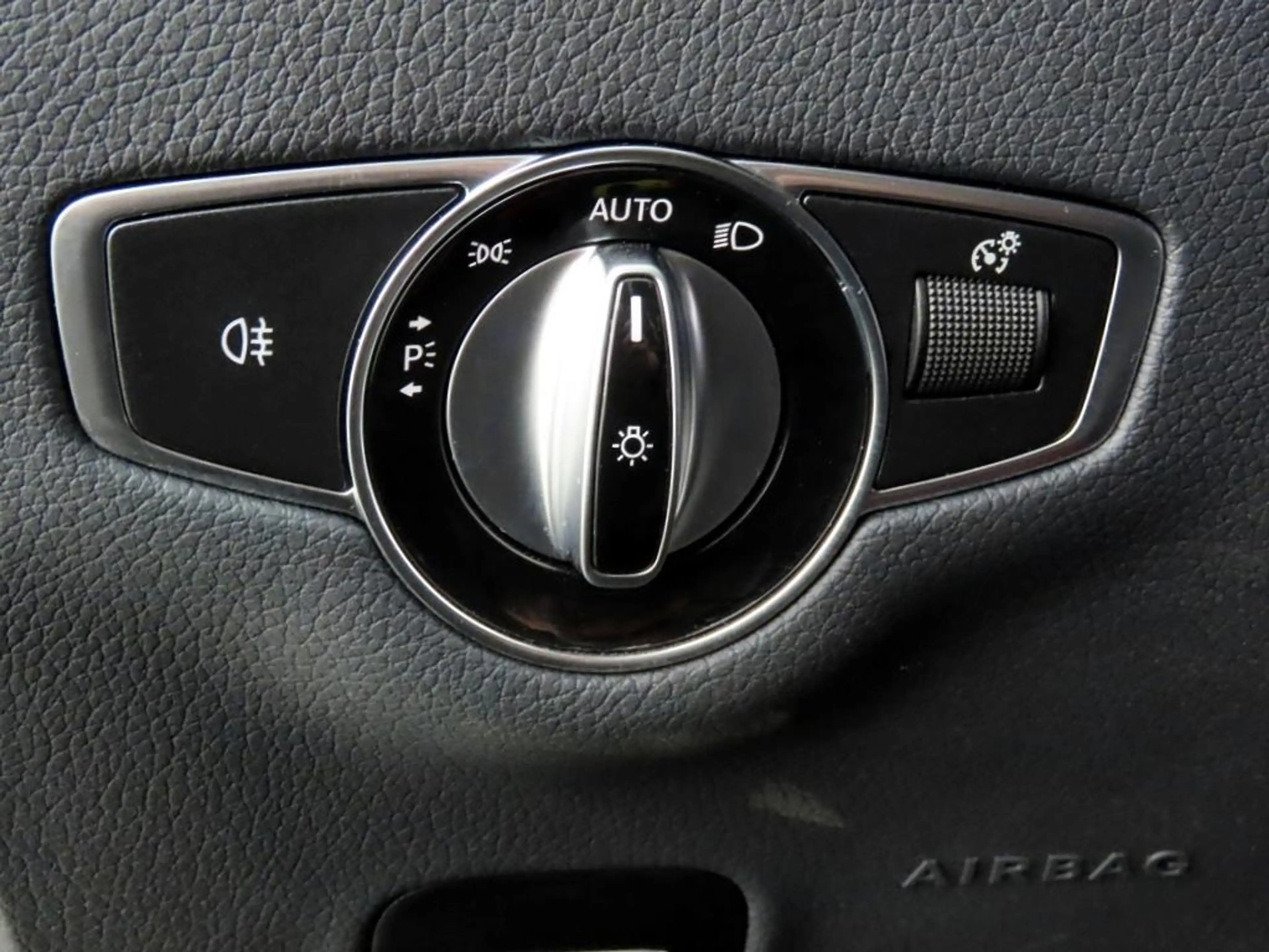 Mercedes-Benz E 300 e T-Modell PHEV Avantgarde LED+ParkPak — photo 27