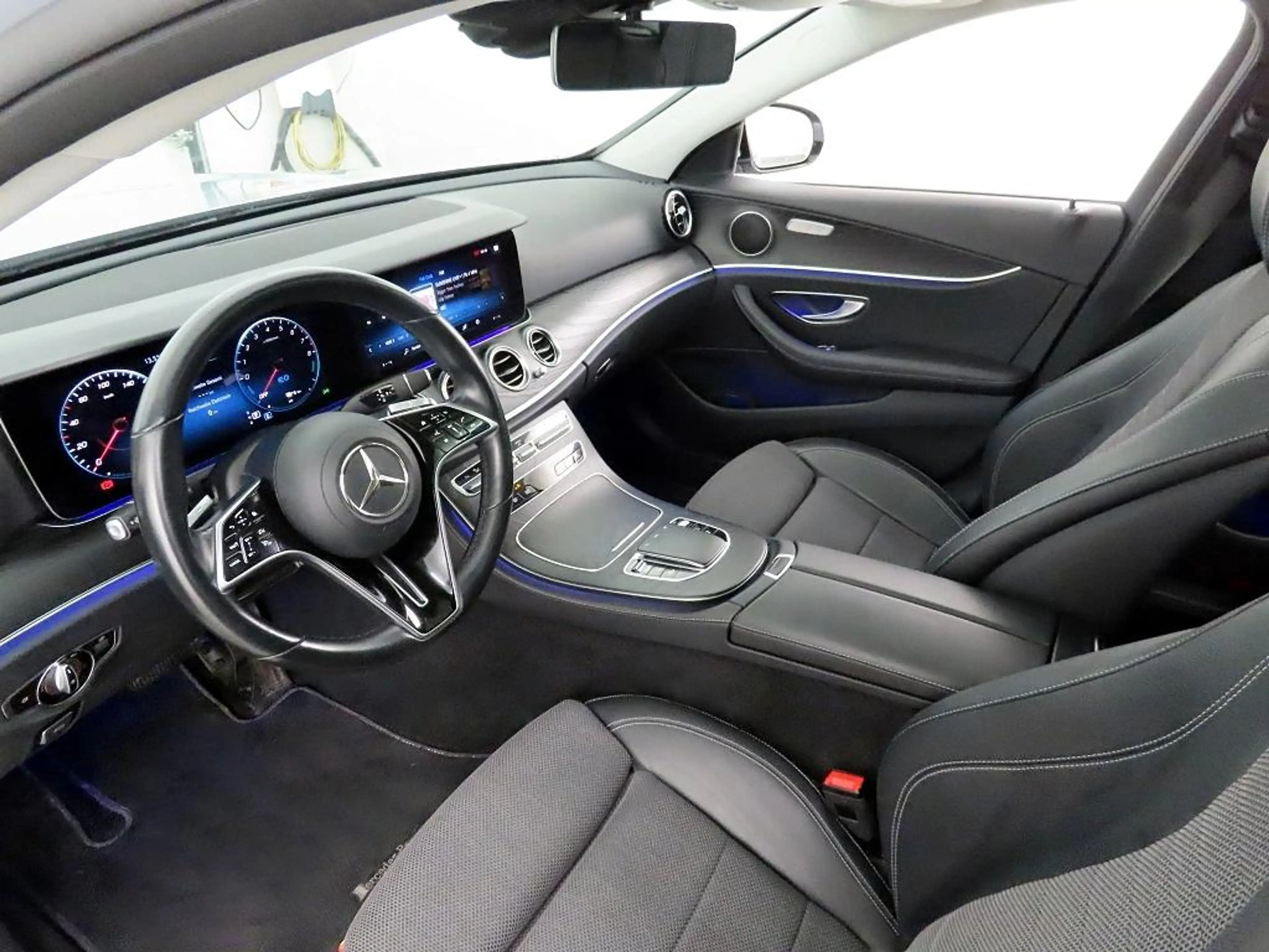 Mercedes-Benz E 300 e T-Modell PHEV Avantgarde LED+ParkPak — photo 17