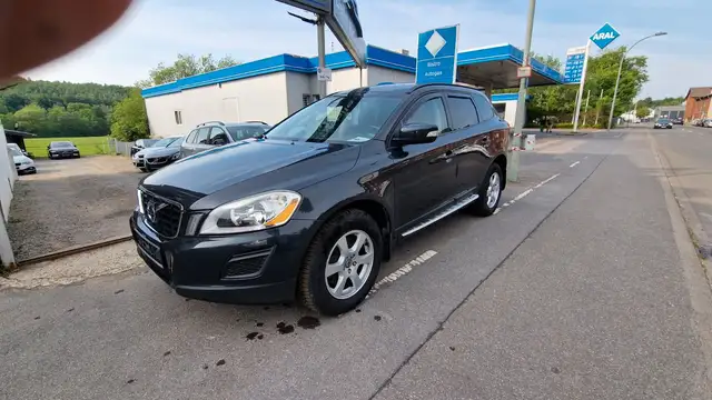 Volvo XC60 view 6