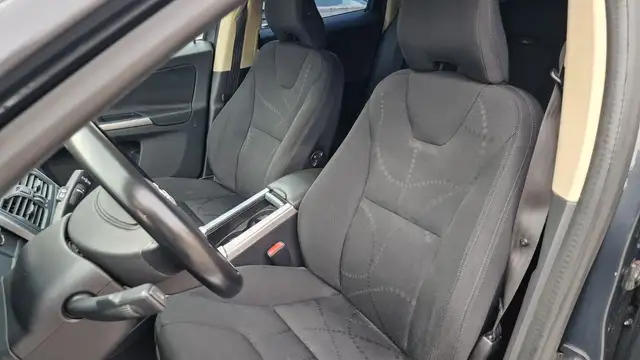 Volvo XC60 view 14