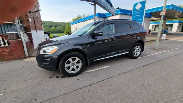 Volvo XC60 view 7