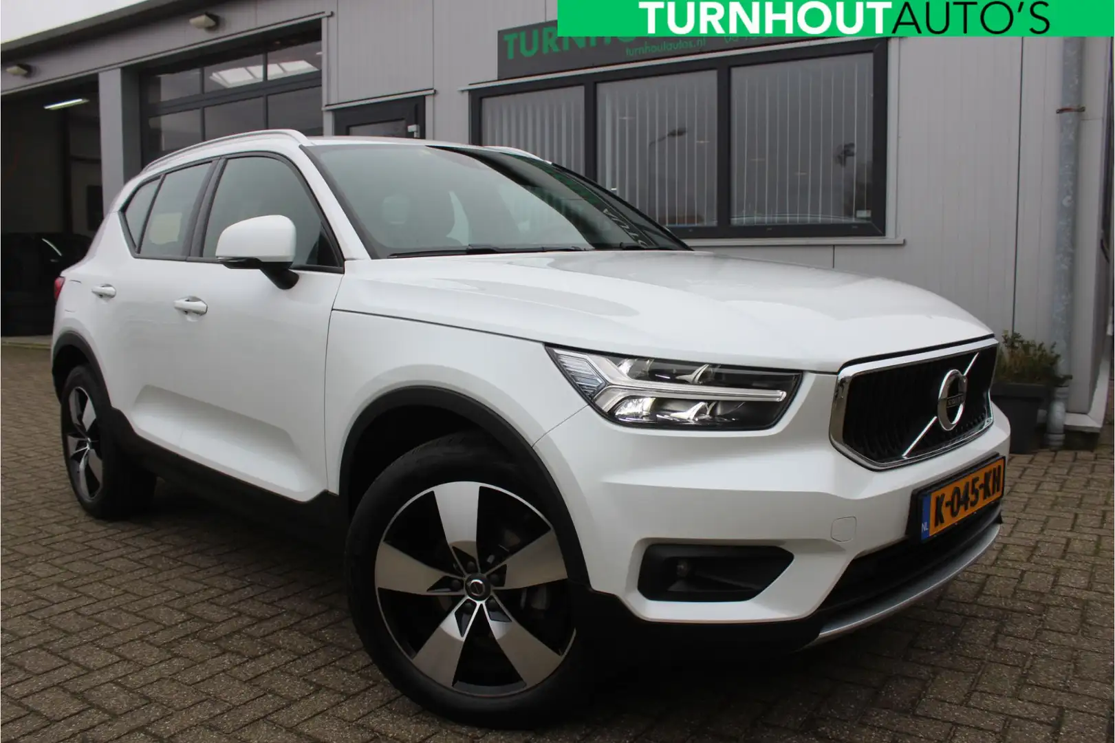 Volvo XC40 1.5 T2 Business Pro Climate pack | Adaptive cr. | Wit - 1