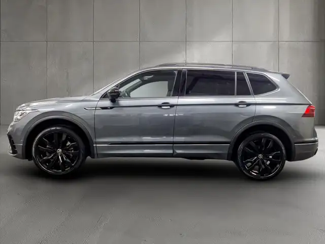 Volkswagen Tiguan Allspace view 3