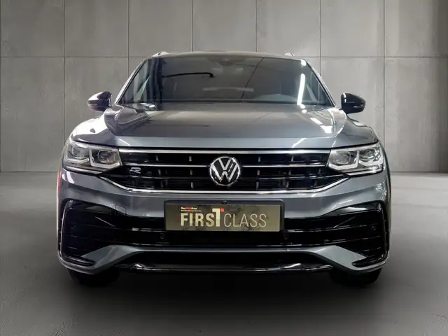 Volkswagen Tiguan Allspace view 2