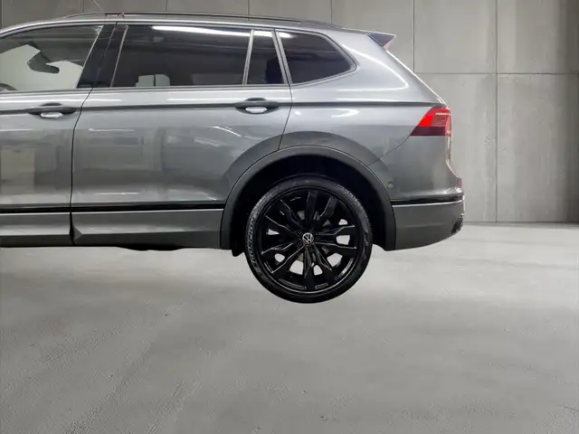 Volkswagen Tiguan Allspace view 6