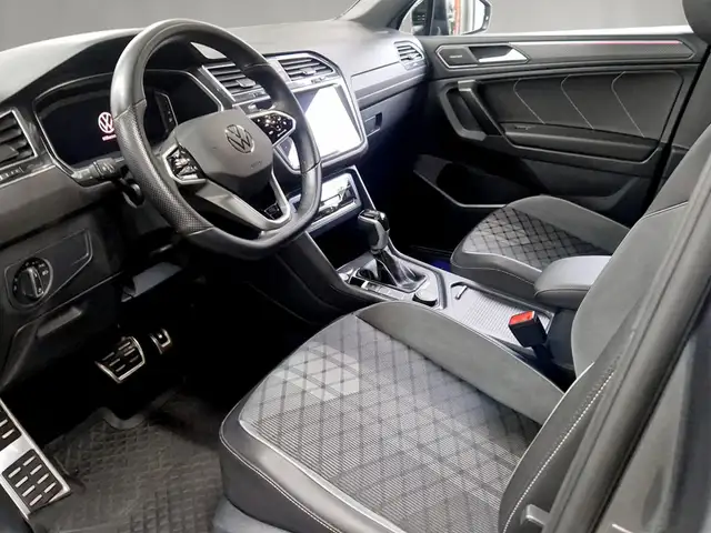 Volkswagen Tiguan Allspace view 8