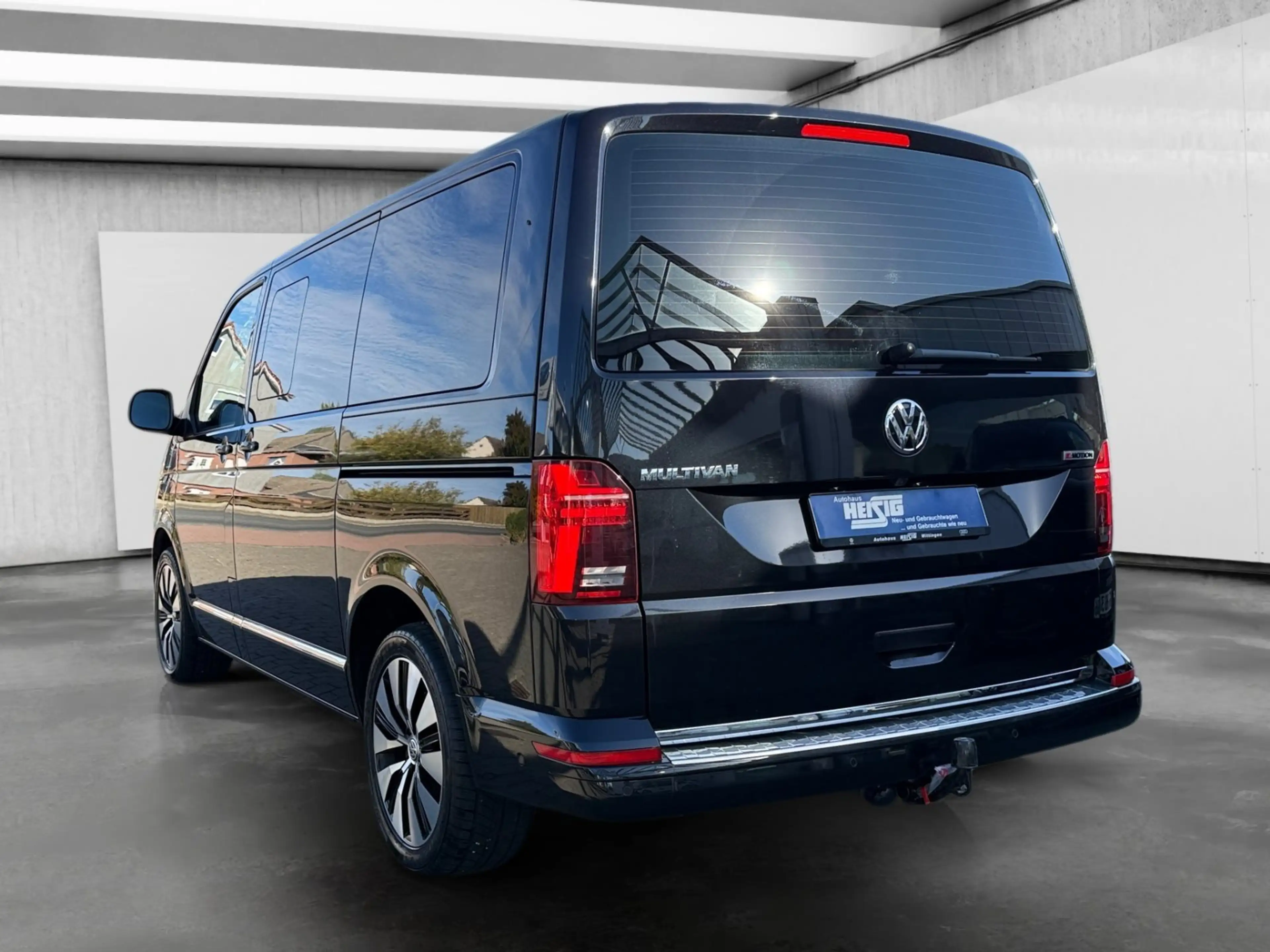 Volkswagen T6.1 Multivan 2.0 TDI DSG 4M Generation Six AHK/LEDER/STDHZG — photo 3
