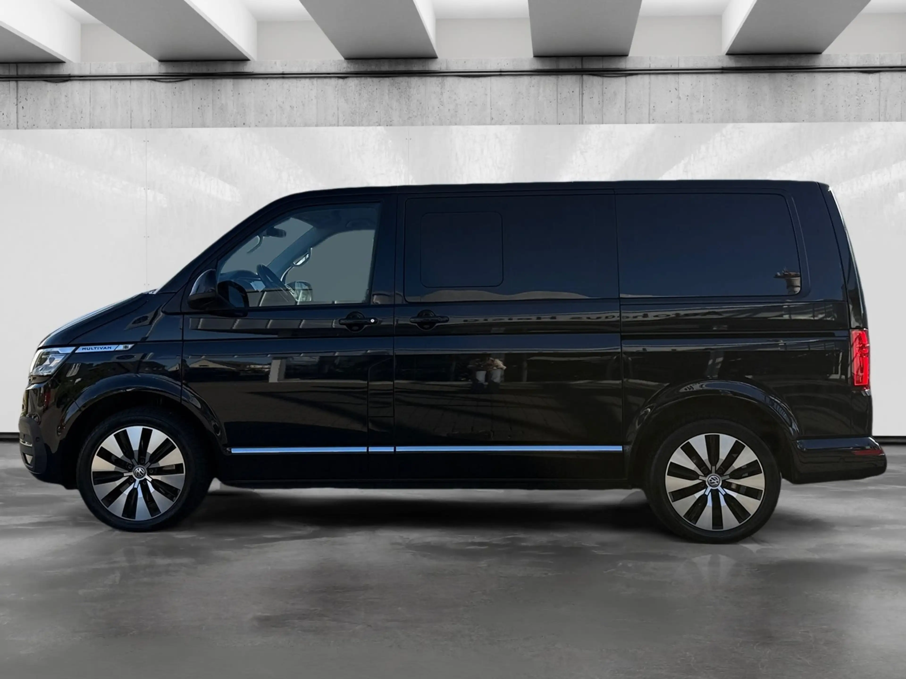 Volkswagen T6.1 Multivan 2.0 TDI DSG 4M Generation Six AHK/LEDER/STDHZG — photo 2