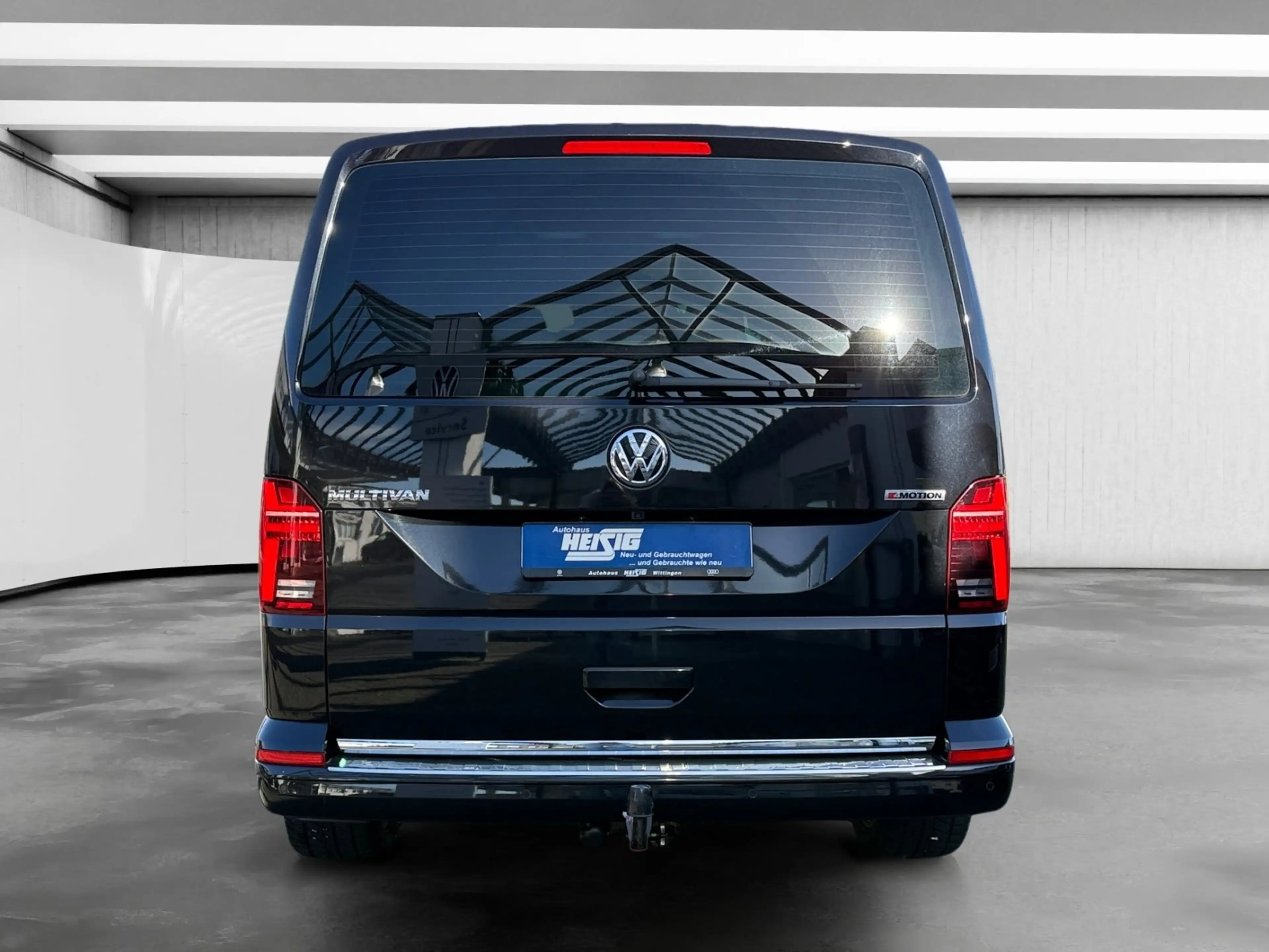 Volkswagen T6.1 Multivan 2.0 TDI DSG 4M Generation Six AHK/LEDER/STDHZG — photo 4