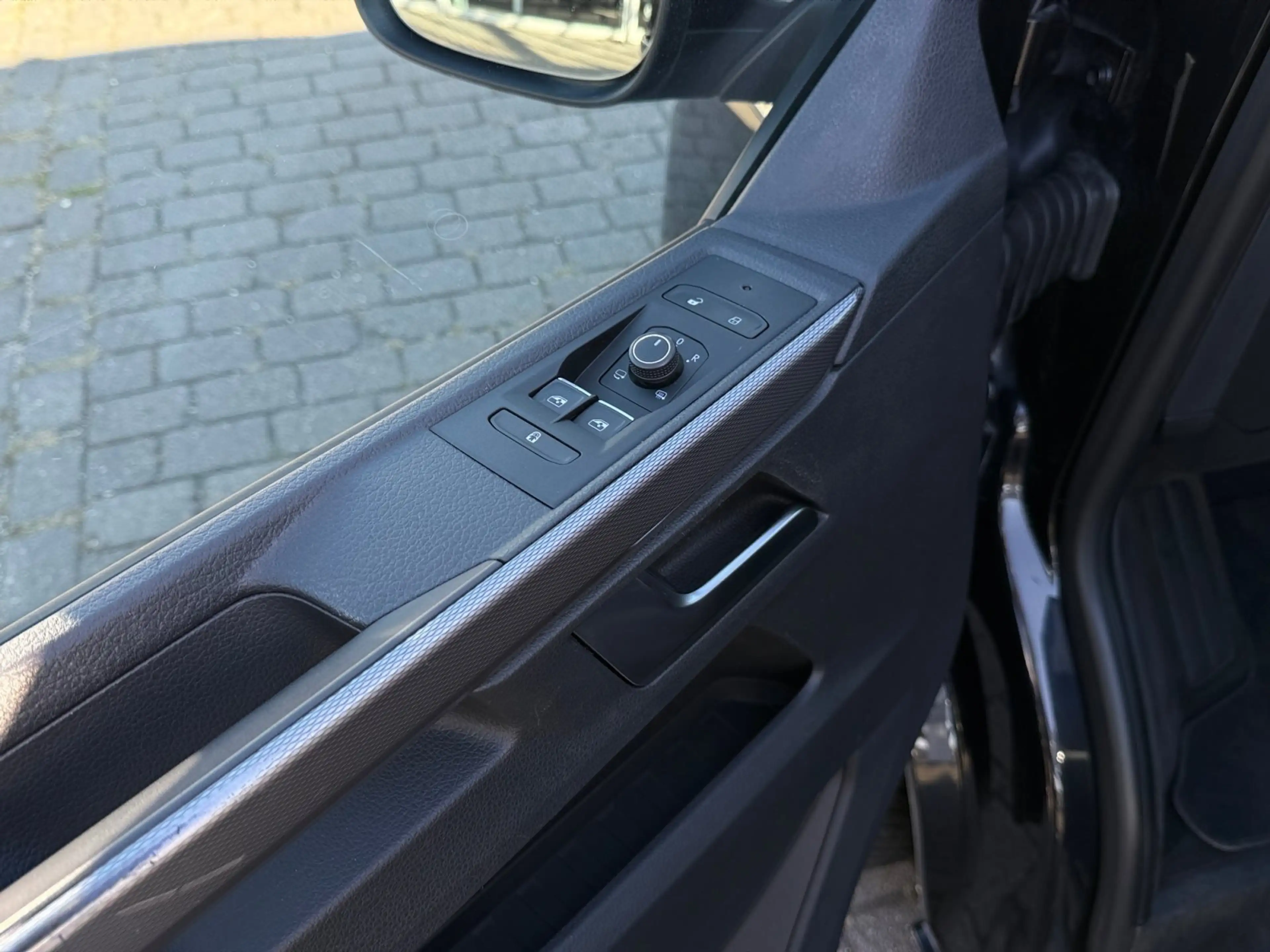 Volkswagen T6.1 Multivan 2.0 TDI DSG 4M Generation Six AHK/LEDER/STDHZG — photo 11