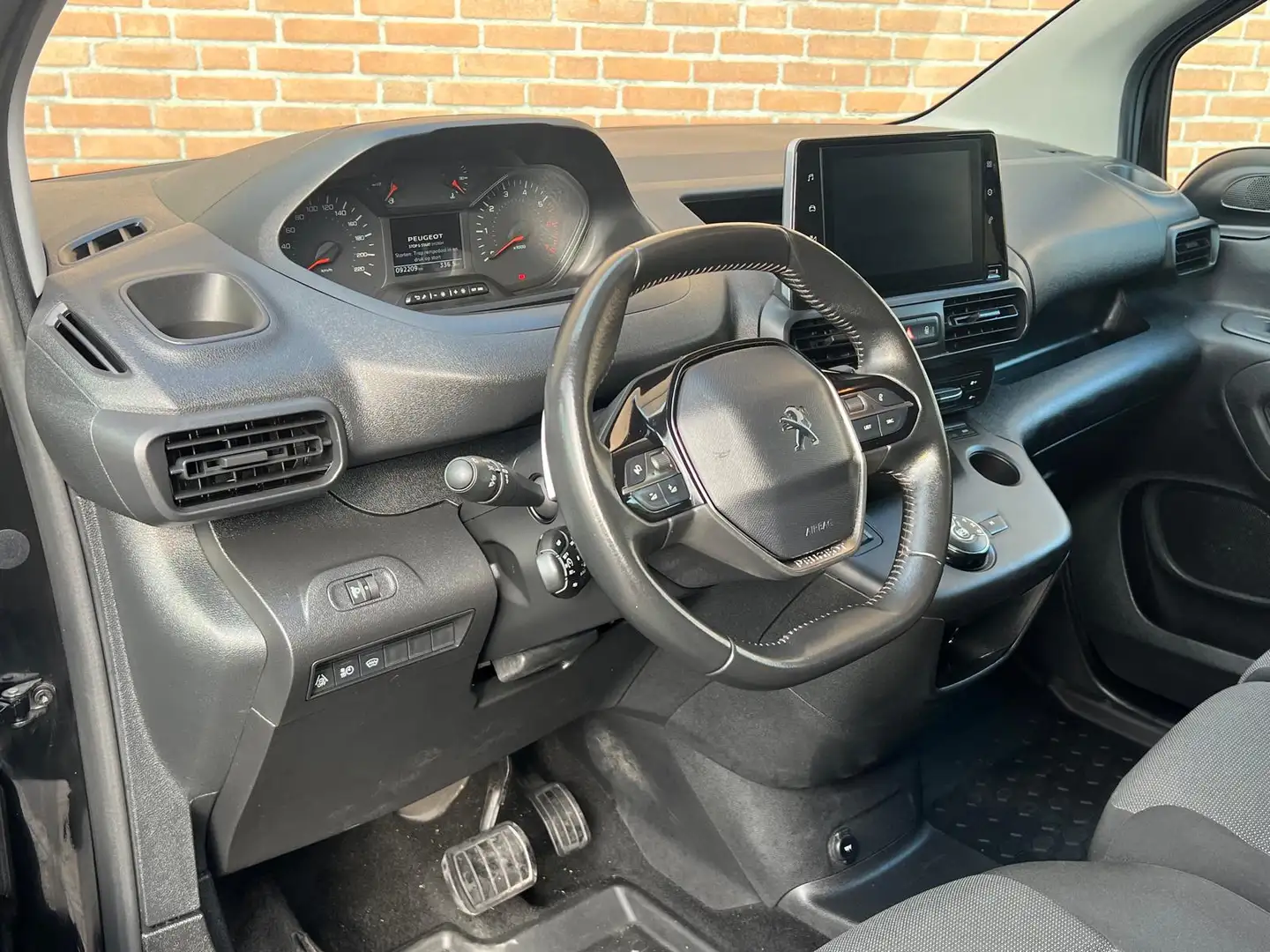 Peugeot Partner 1.5BlueHDI 131PK Automaat / Carplay / Euro6 Zwart - 2