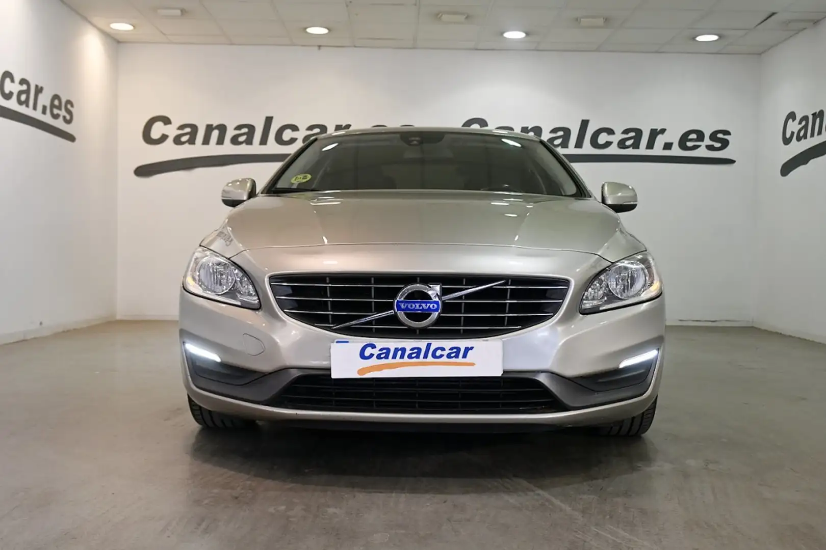 Volvo S60 D3 Momentum Beige - 2