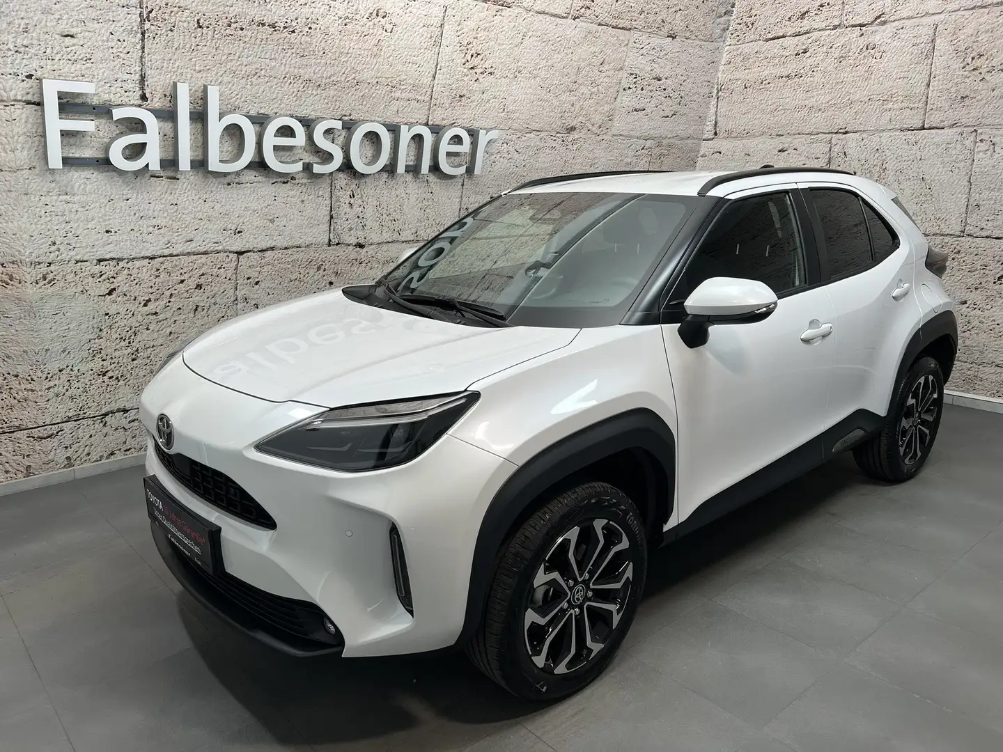 Toyota Yaris Cross 1,5 Hybrid Active Drive "Barzahler" Weiß - 2