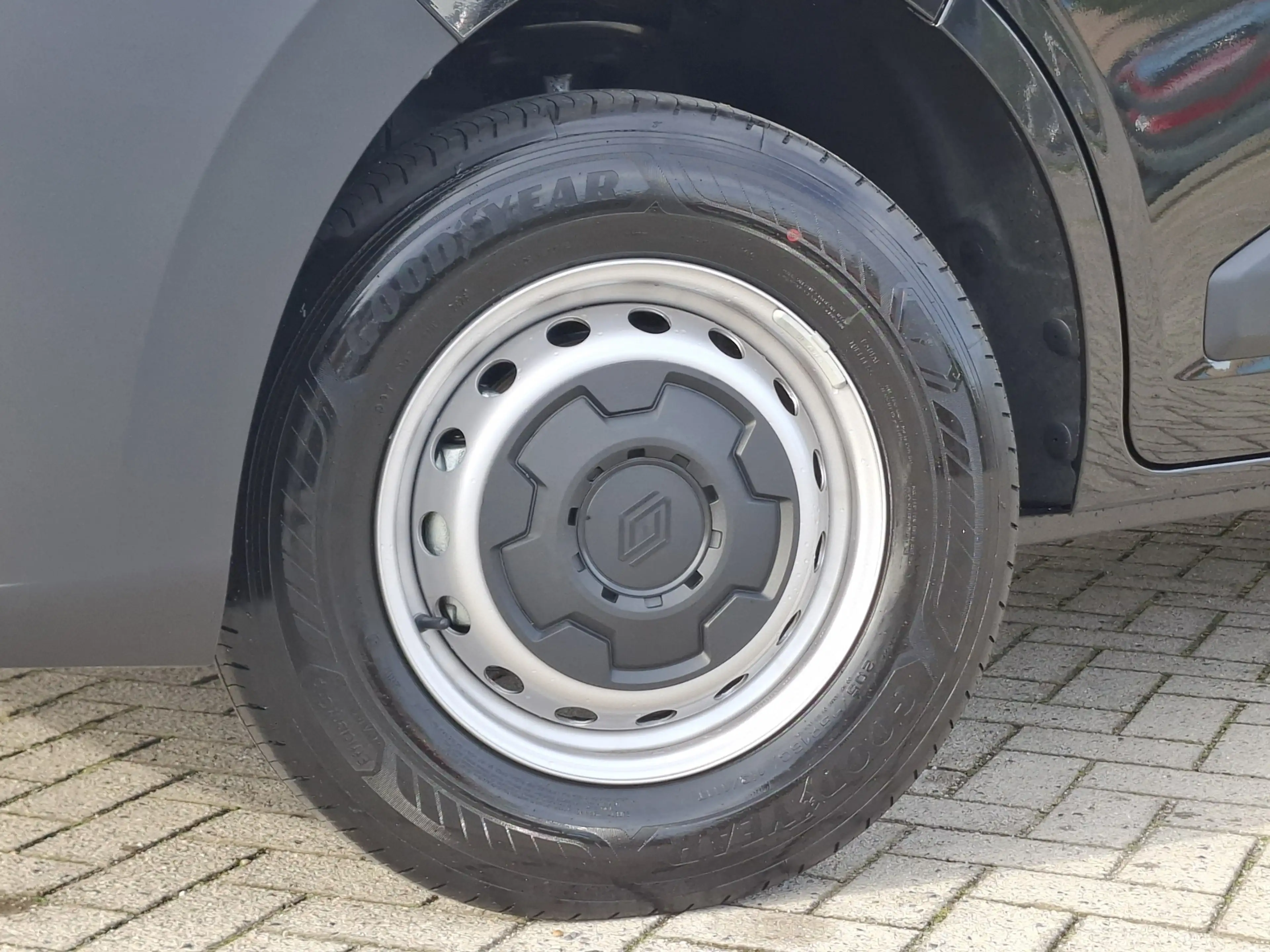 Renault Master E-Tech T35 L2H2 Extra long range 87 kWh | Betimmer — photo 3