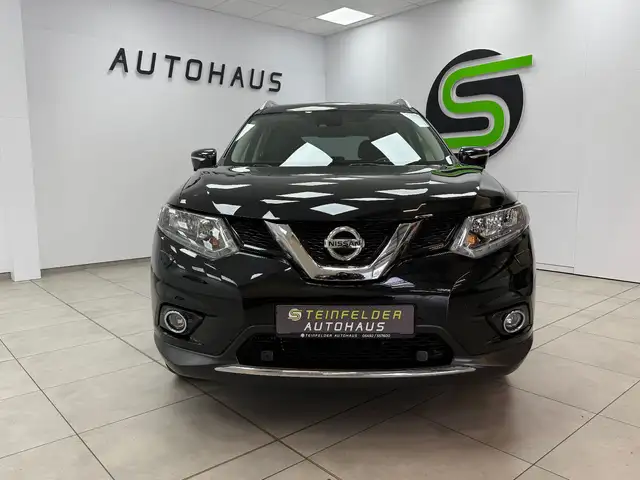 Nissan X-Trail view 2