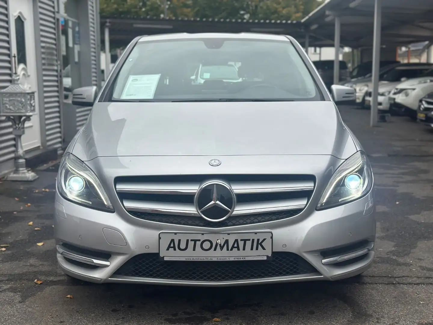 Mercedes-Benz B 180 B -Klasse B 180 CDI  AUTOMATIK+1.HAND+PDC+AHK Silber - 2