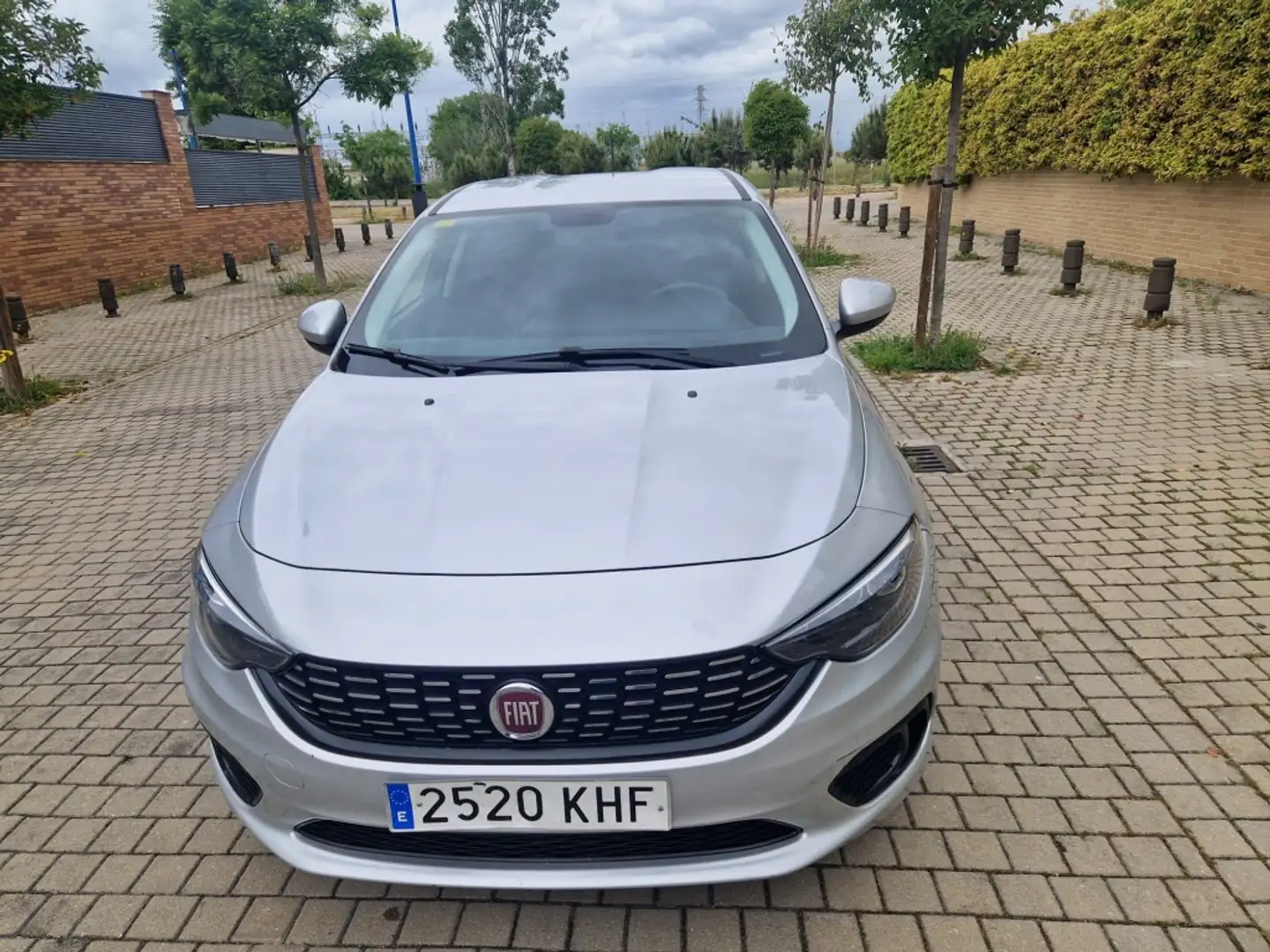 Fiat Tipo 1.4 Easy Gris - 2