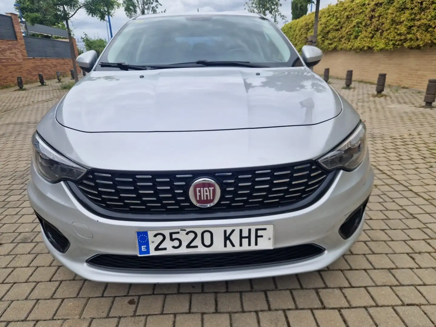 Fiat Tipo 1.4 Easy Gris - 1
