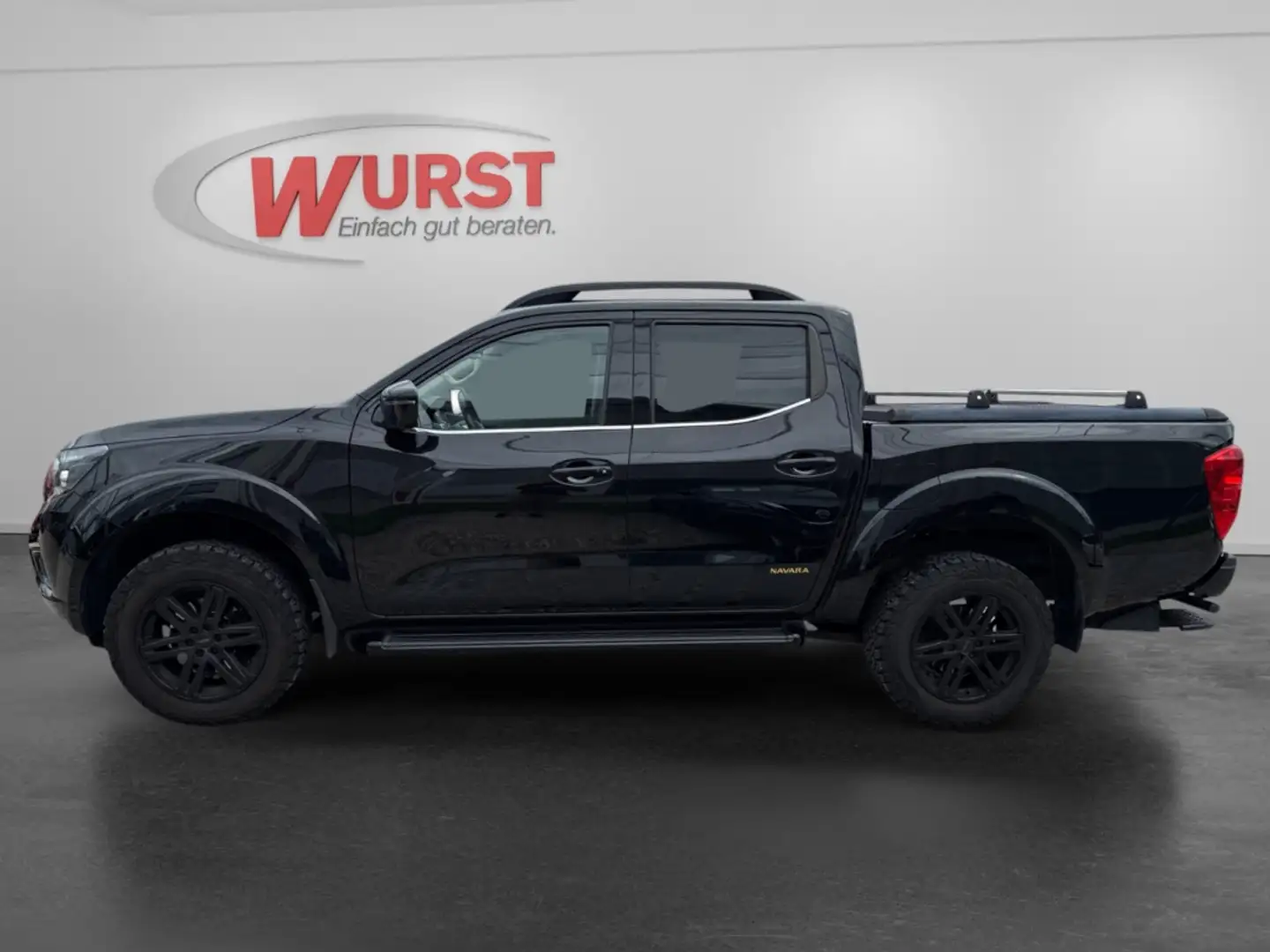 Nissan Navara N-Guard Double Cab 4x4 2.3 dCi Automatik Standheiz Schwarz - 2