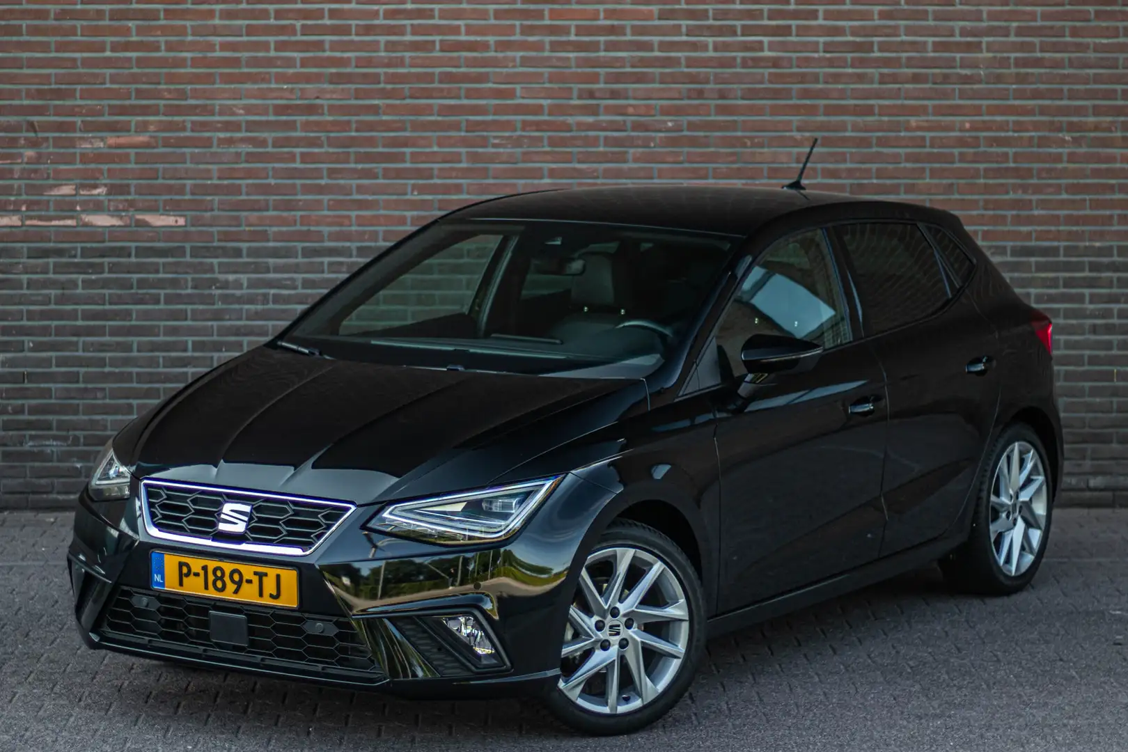 SEAT Ibiza 1.0 TSI FR Intense, Trekhaak, Stoelverwarming, Ada Schwarz - 2