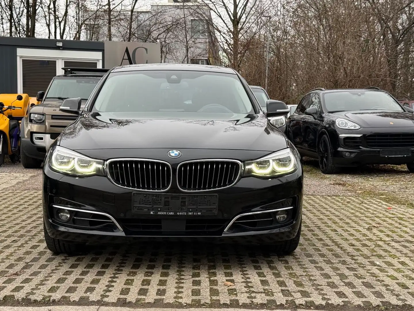 BMW 320 Gran Turismo xDrive Luxury Line/Navi/Head-Up Zwart - 2