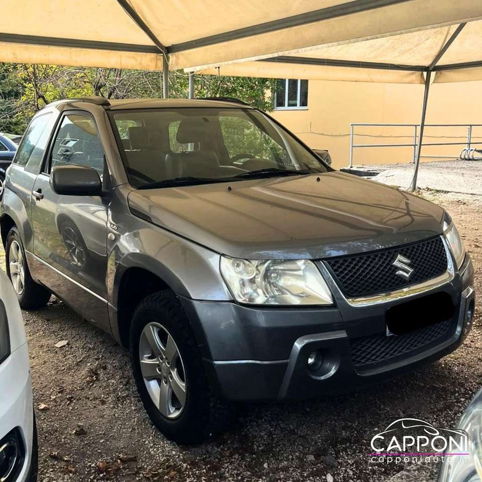 Suzuki Grand Vitara 1.9 DDiS 4X4 3 porte NEOPATENTATI