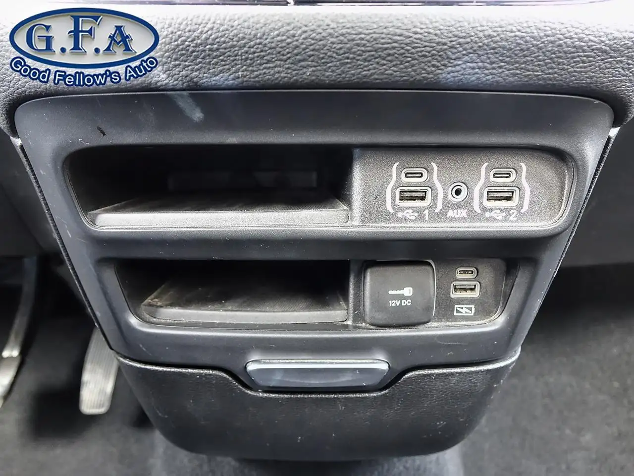 Chrysler Pacifica снимка Chrysler Pacifica