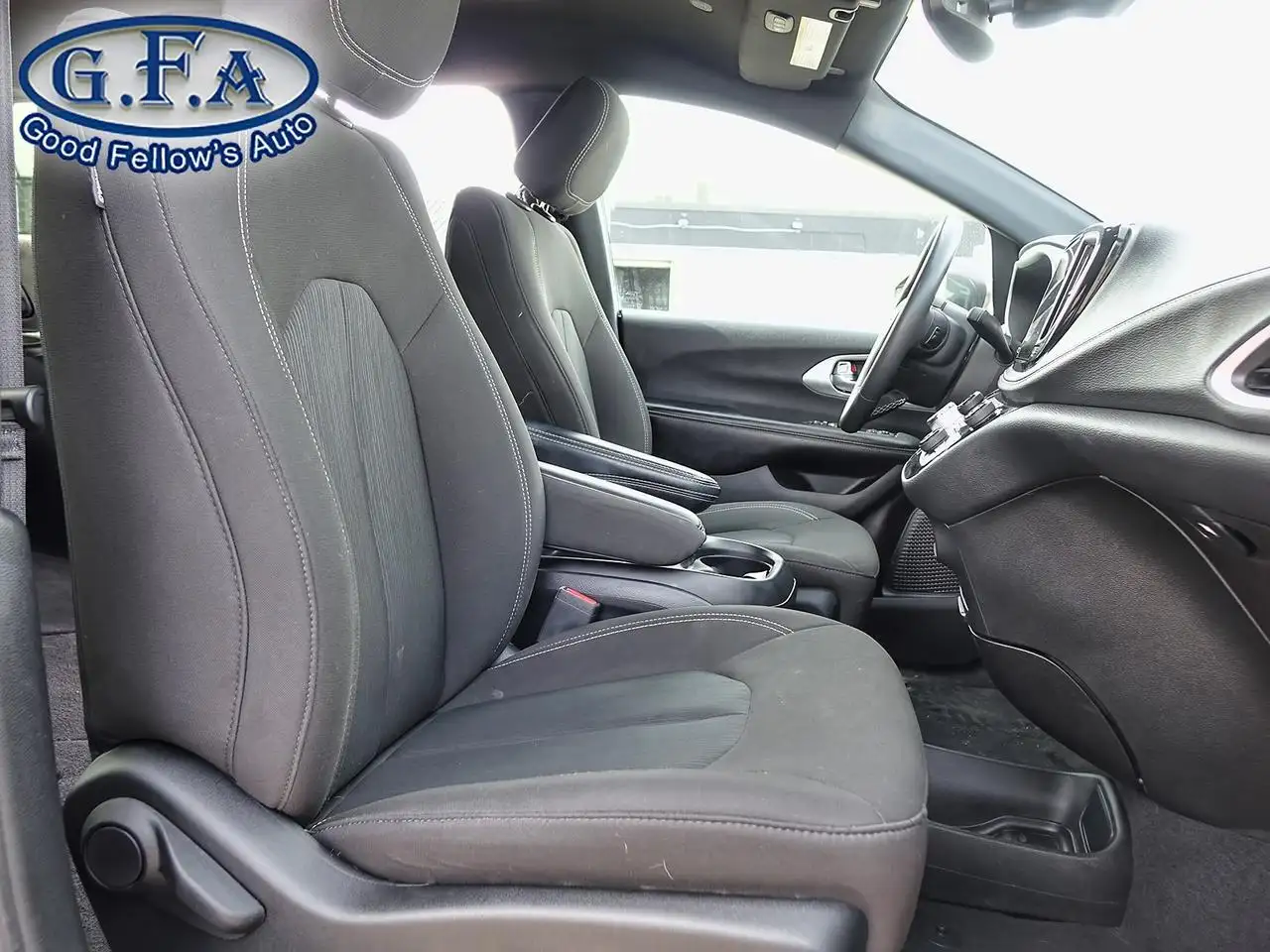 Chrysler Pacifica снимка Chrysler Pacifica
